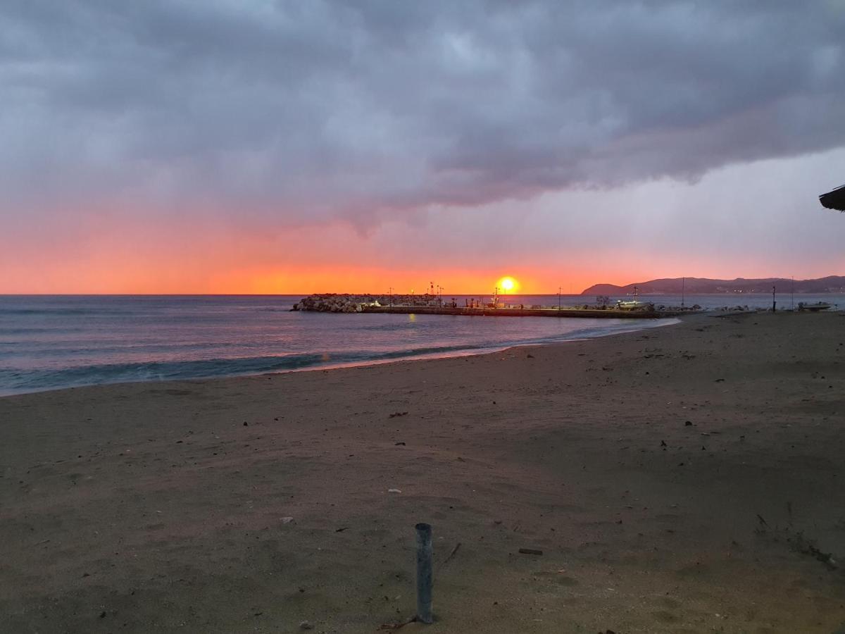 Bay Studios Потос Екстер'єр фото